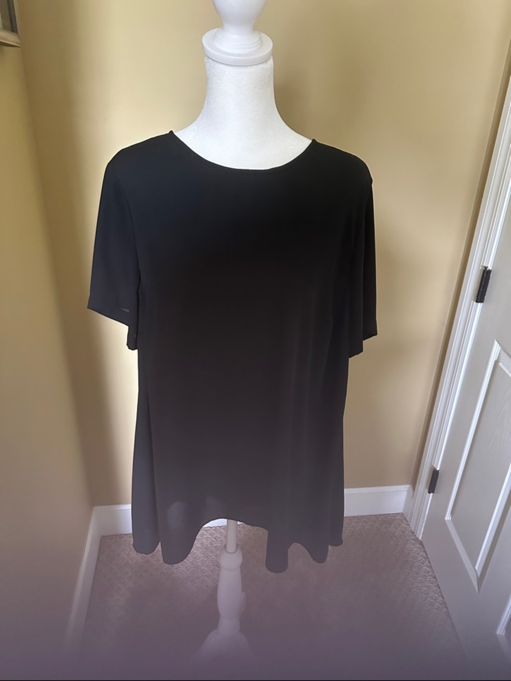 Vince Camuto Black Short Sleeve Blouse